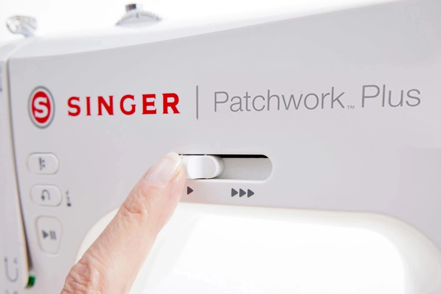 Singer Patchwork Plus C5985Q Sewing Machine - 200 Stitch Patterns With Letters And Numbers 6 Singer Patchwork Plus C5985Q Sewing Machine - 200 Stitch Patterns With Letters And Numbers - Image 6